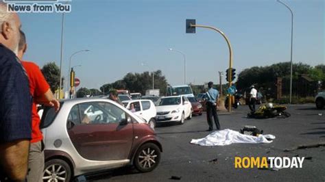 Incidente in via Appia Nuova a Capannelle, auto investe e uccide .